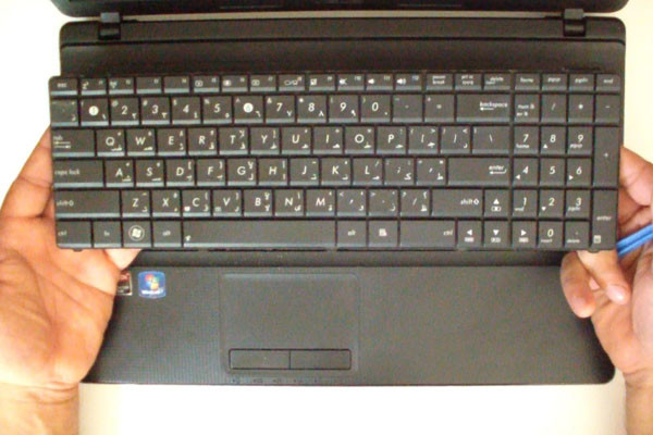 asus laptop klavye değişimi